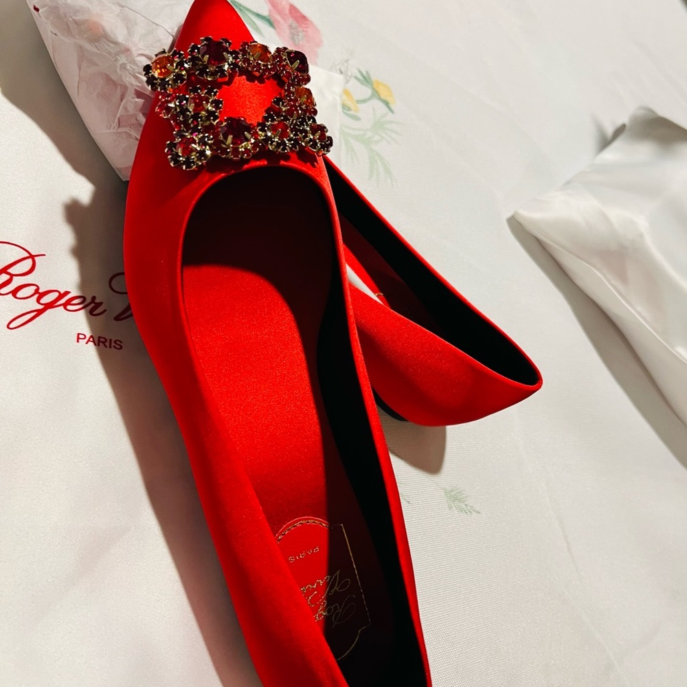 Roger vivier shoes.. Romantic red. Very beautiful New. Come with dust bag